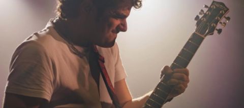 Vidal Soler tocant la guitarra